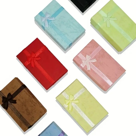 Flower Shaped Pearl Stud Earrings - Picture 4 of 4